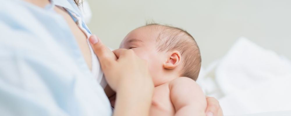 母乳总是被堵是怎么回事 哺乳期该如何预防堵奶 哺乳期预防堵奶的方法有哪些