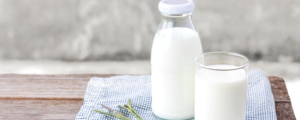 人们如何健康喝牛奶 如何选购牛奶 牛奶是越香浓越好吗
