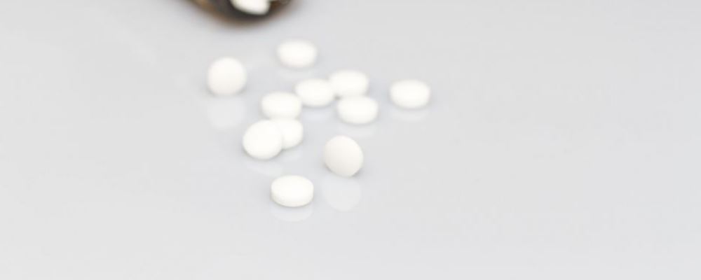 中国停用酚酞片的原因 为什么中国停用酚酞片呢 改善便秘的方法是什么