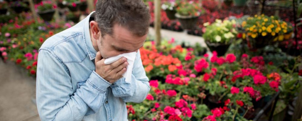 过敏性鼻炎的典型症状是什么 如何预防过敏性疾病 得了过敏性鼻炎会一直打喷嚏吗